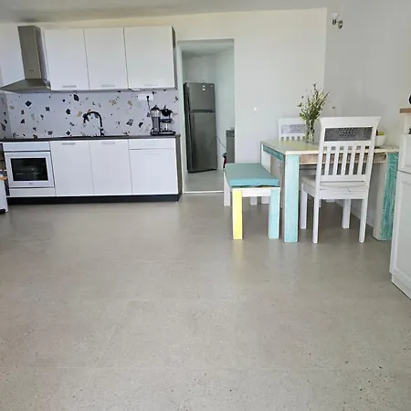 Apartment Josh Makarska